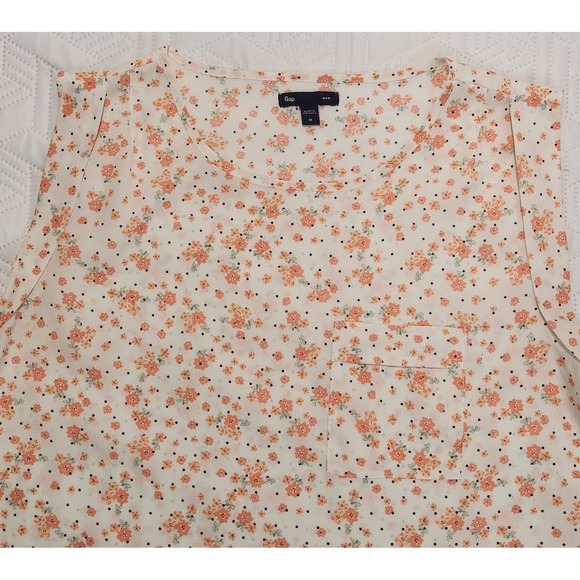 GAP Tops - GAP blouse womens Floral Print Sleeveless peach 
Pocket‎ Casual Cute dainty  S